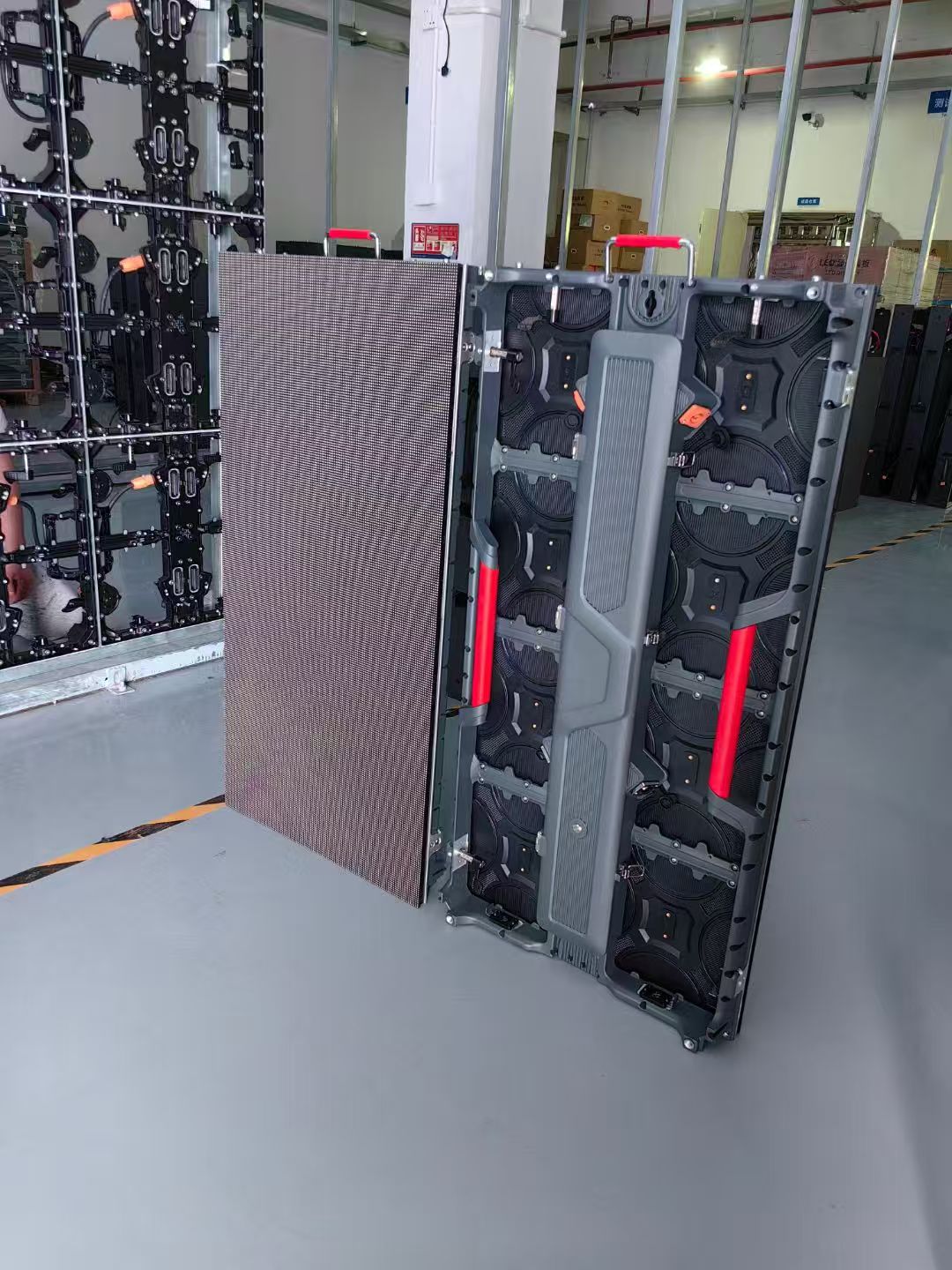 HD Stage P3.91 with Cabinet 50 - Outdoor Lighting Rental avis et prix